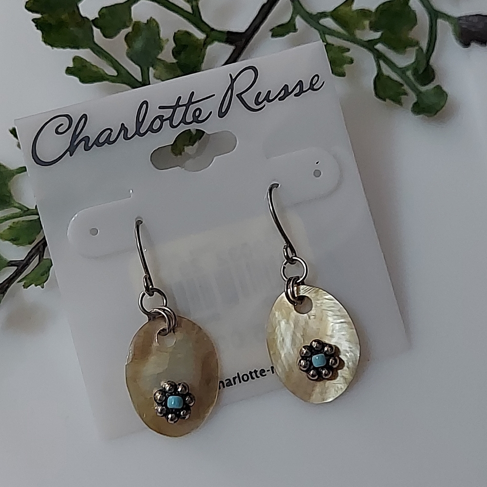 E1362 Charlotte Russe Shell Drop Earrings - Picture 3 of 6